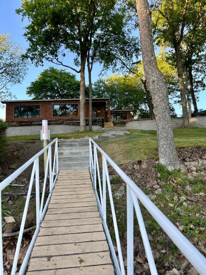 Newly Renovated 4B, 2.5 Bath Lakefront Home With South Grand Lake Views And Dock Vinita Exterior foto